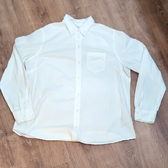 GAP Women's White Casual Button Down Shirt - Picture 4 of 10